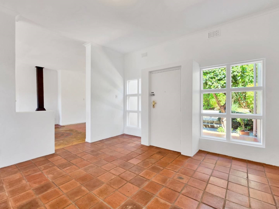 2 Bedroom Property for Sale in Vredehoek Western Cape